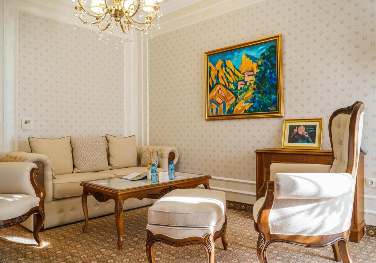 Residence City Garden - Certificate Of Excellence Top 10 Best Five-Stars City Hotels For 2024 Awarded By Htif Plovdiv Eksteriør bilde
