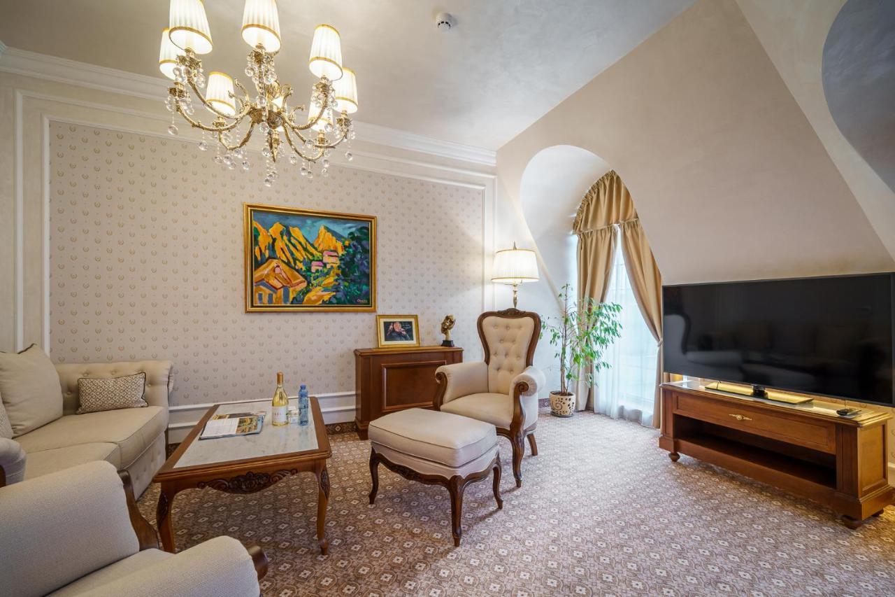 Residence City Garden - Certificate Of Excellence Top 10 Best Five-Stars City Hotels For 2024 Awarded By Htif Plovdiv Eksteriør bilde