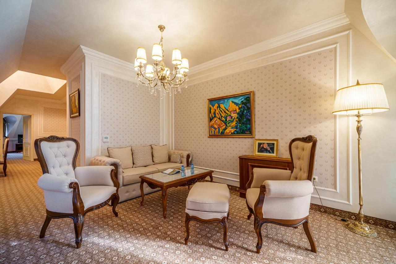Residence City Garden - Certificate Of Excellence Top 10 Best Five-Stars City Hotels For 2024 Awarded By Htif Plovdiv Eksteriør bilde